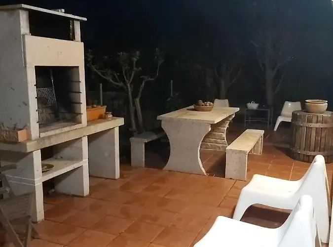 Holiday home Vivienda Con Jardin Terraza Y Barbacoa Picona