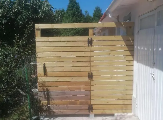 Vivienda Con Jardin Terraza Y Barbacoa *